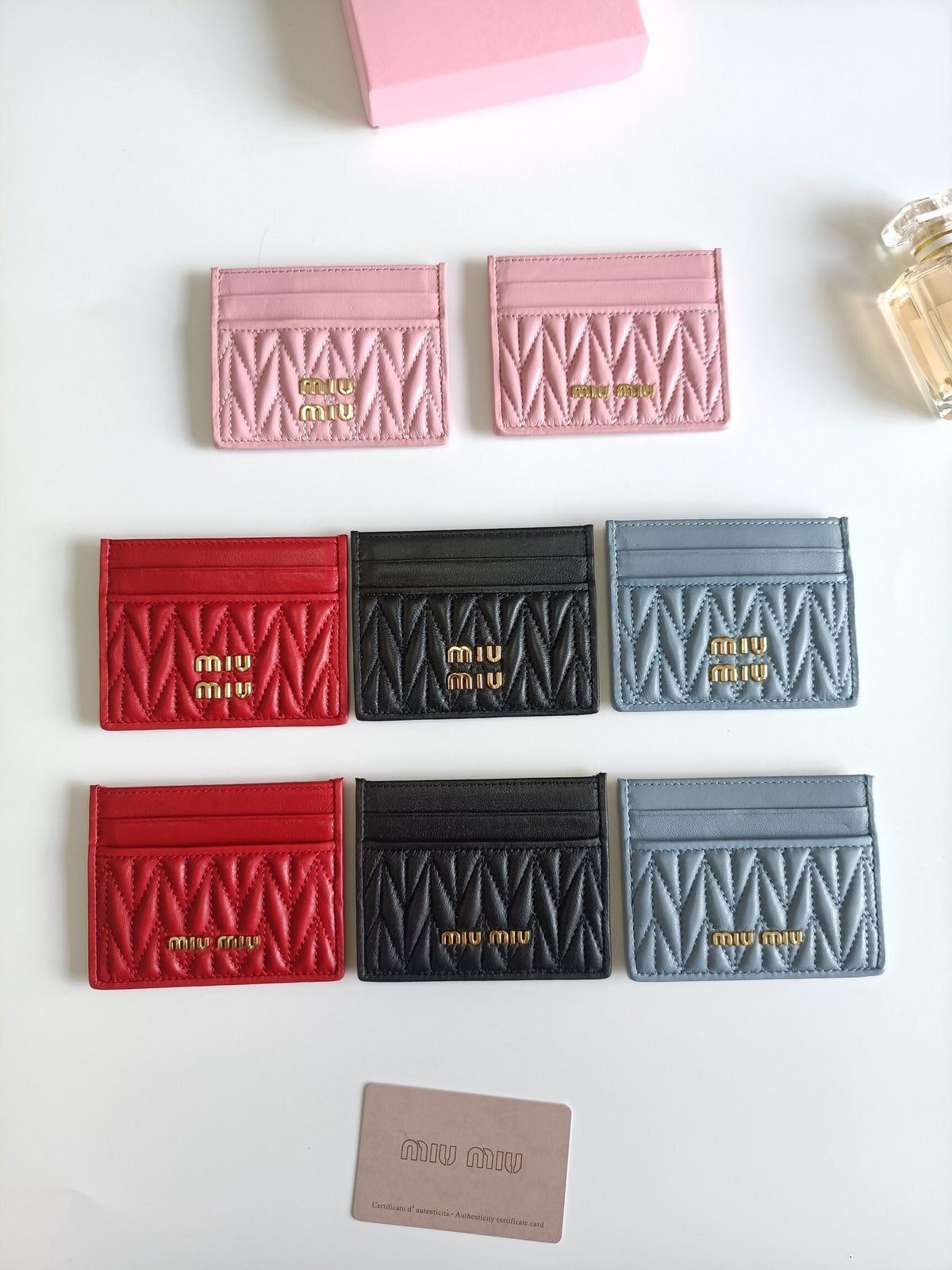 M I U CARD HOLDER