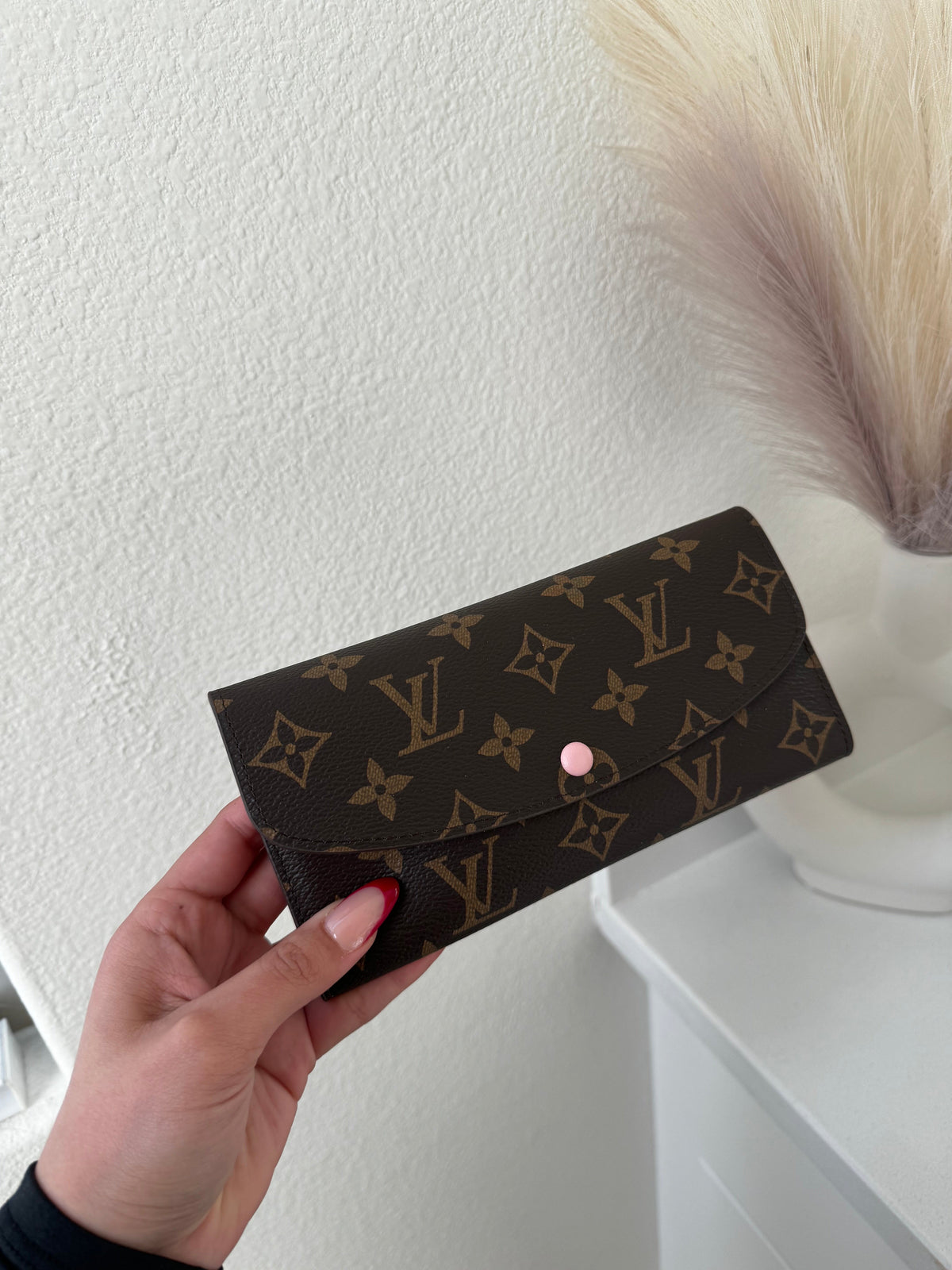 LV WALLET (PINK)