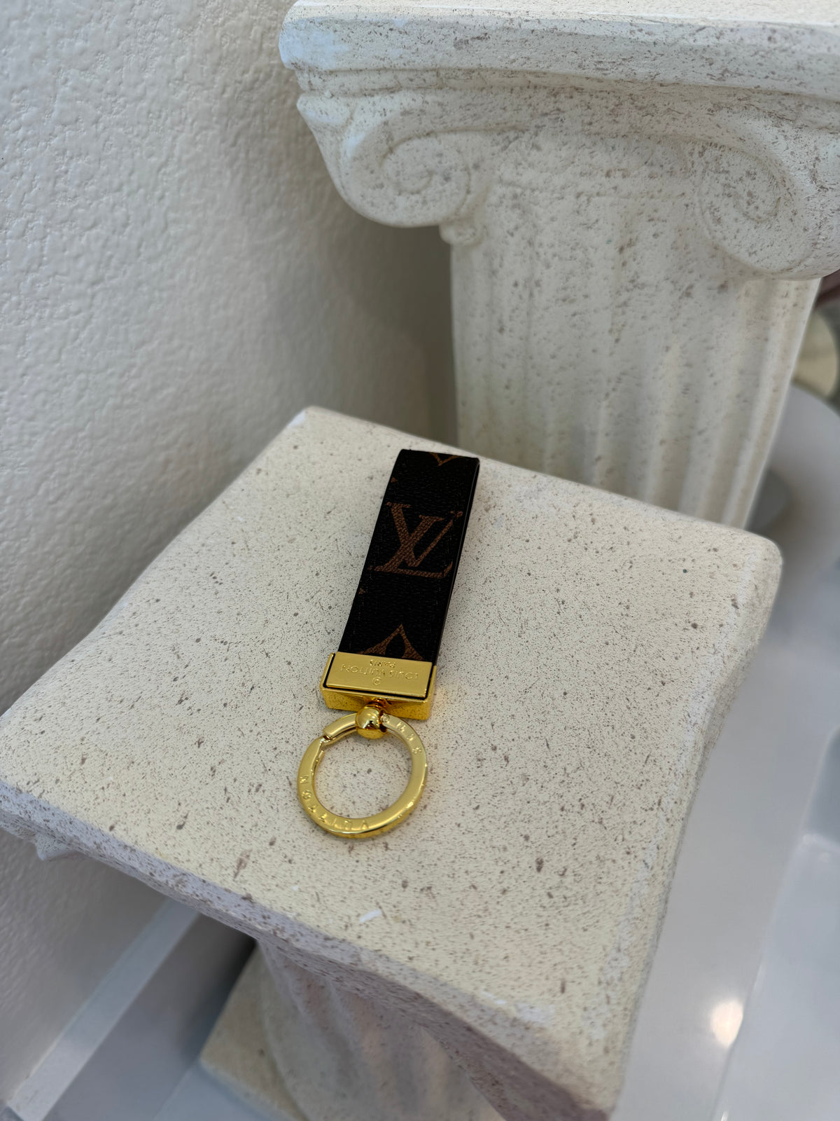 LV KEYCHAIN