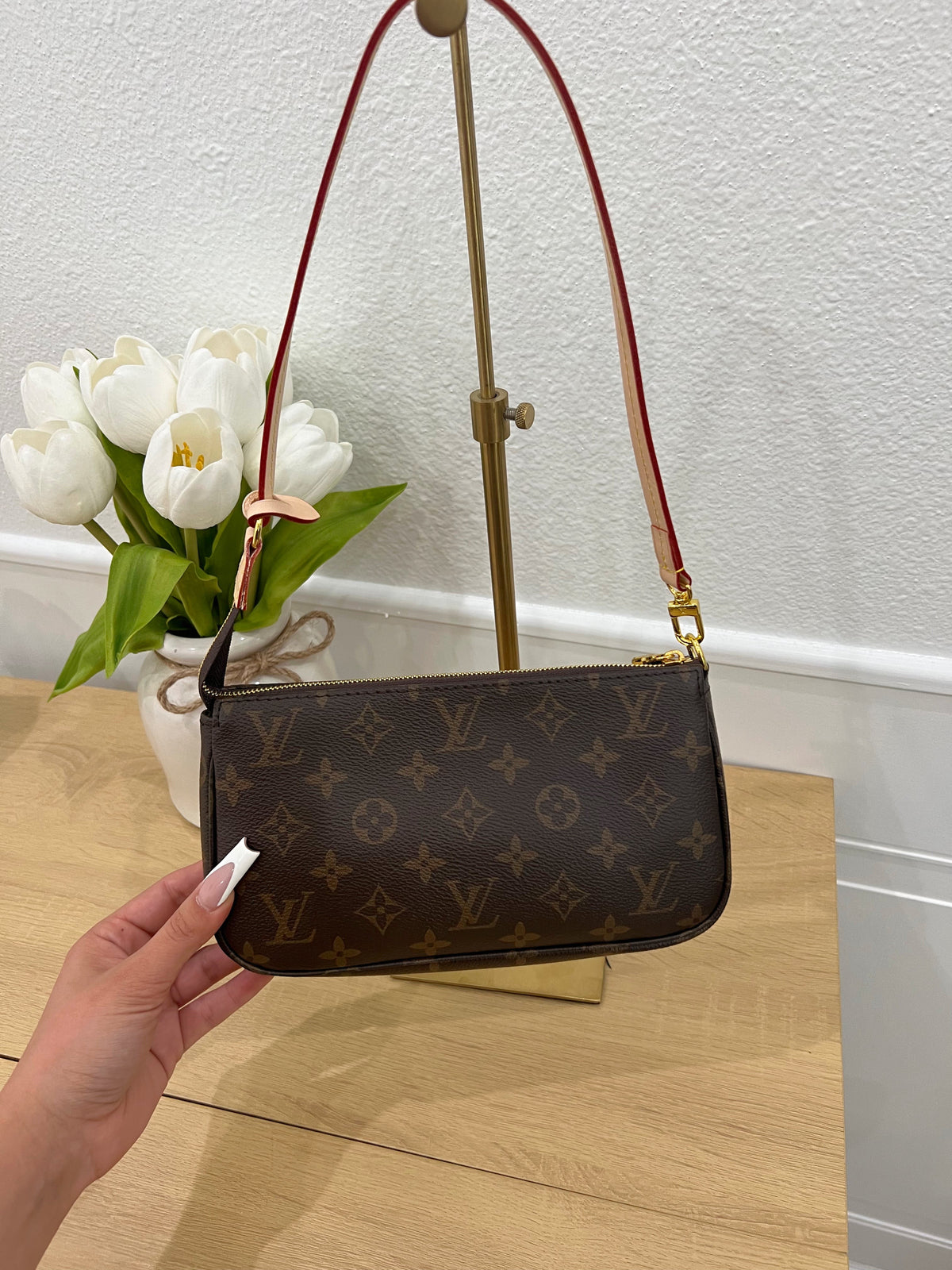 LV SHOULDER BAG