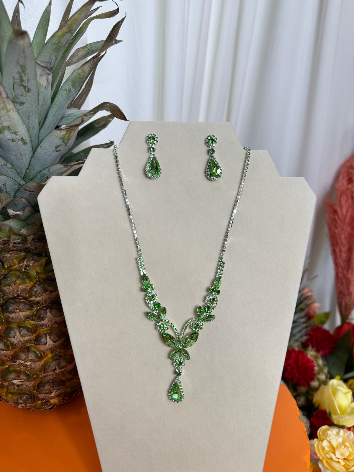 GREEN BUTTERFLY NECKLACE SET