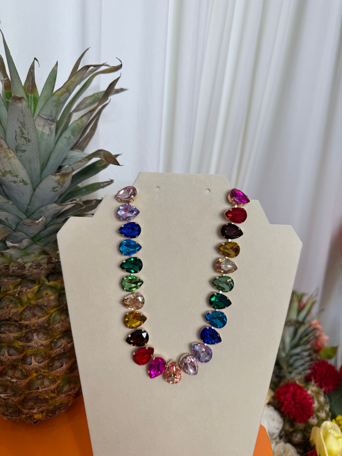 MULTI COLOR NECKLACE