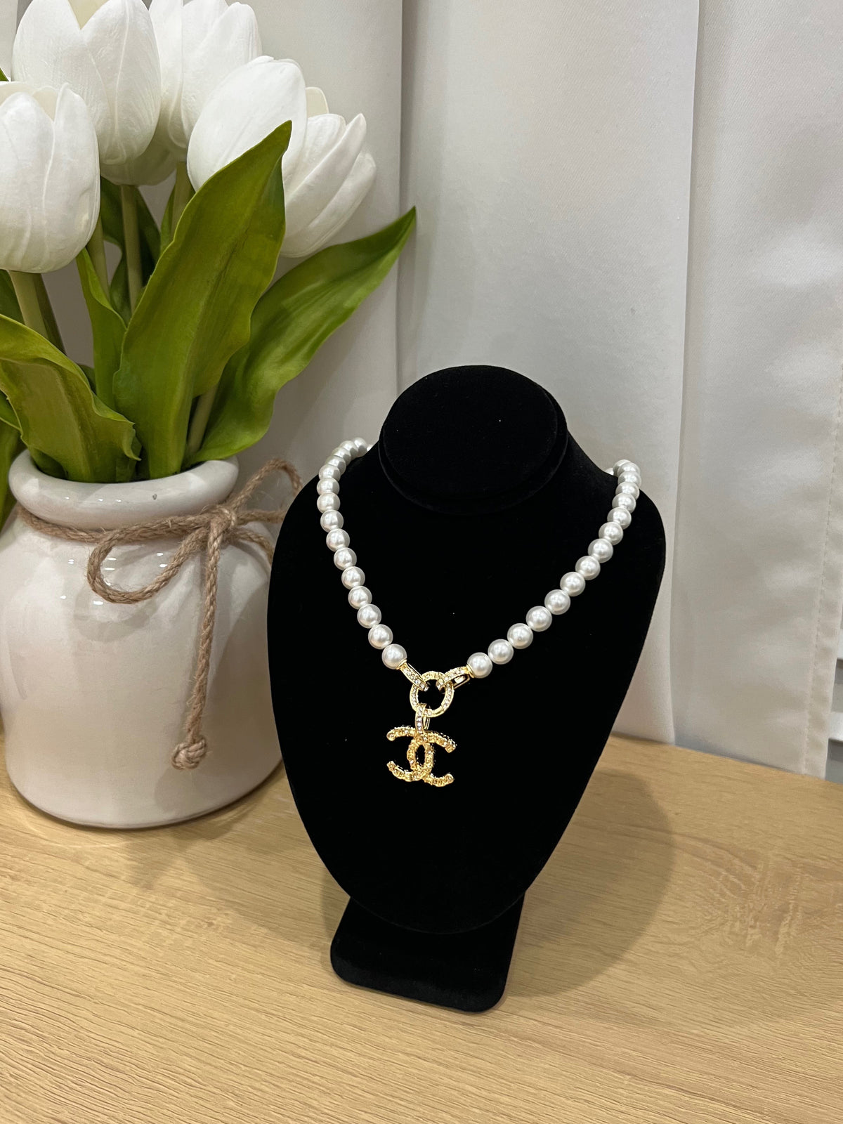 CC BIGGER PEARL NECKLACE