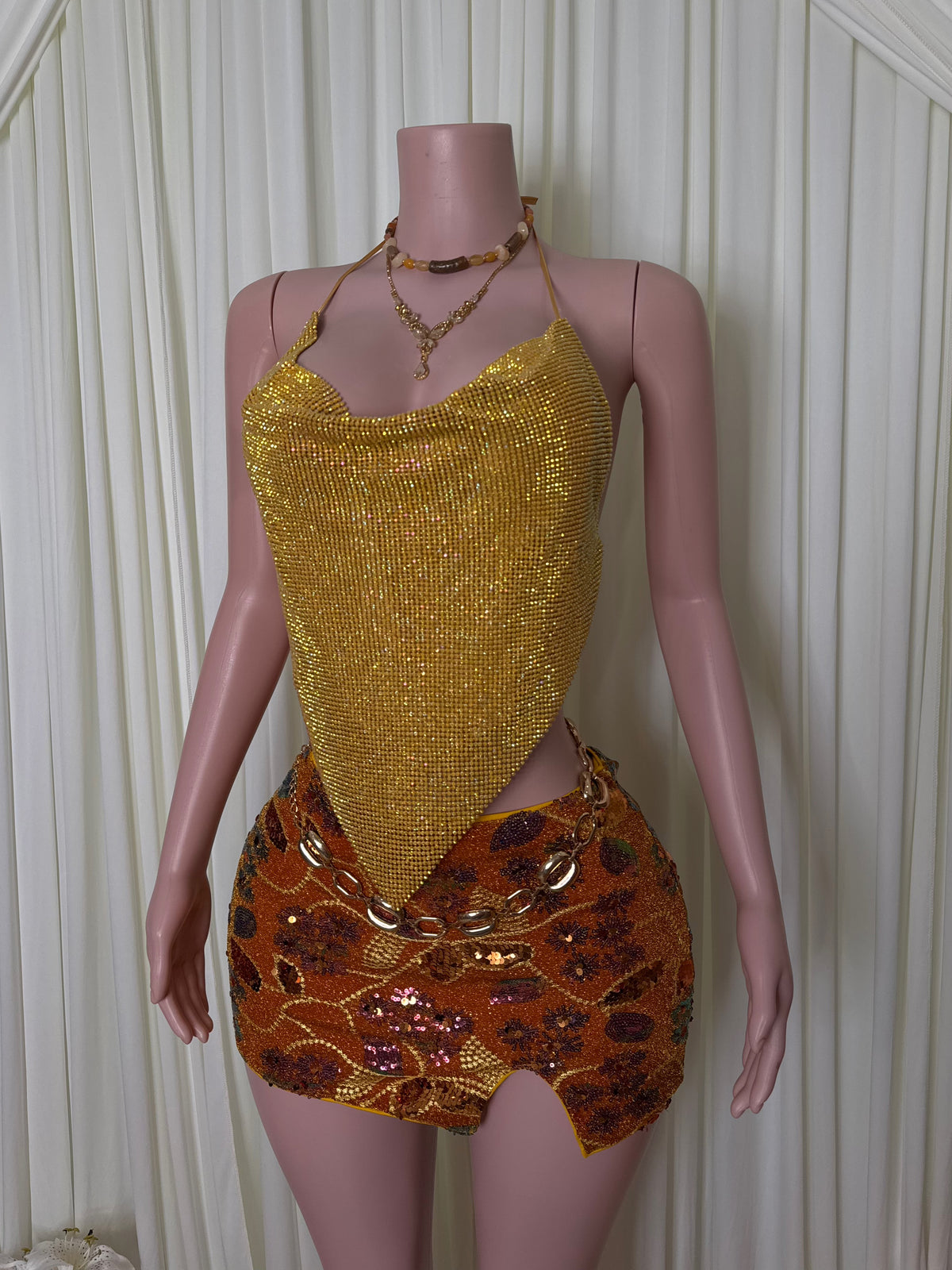 BANDIDA ENTRENADA MINI SEQUIN SKIRT